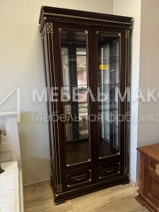 Распродажа экспозиций с магазина! Шкаф - Сервант Верди - 313 из массива Бука, оттенок грецкий орех 3 + патина золото