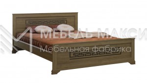 Кровать Классика из массива дерева