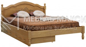 Кровать Лама-2 из массива дерева