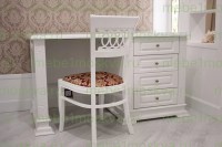Письменные столы из массива